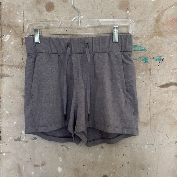 Lululemon On The Fly Short 2.5", Heathered Slate - Picture 2 of 4